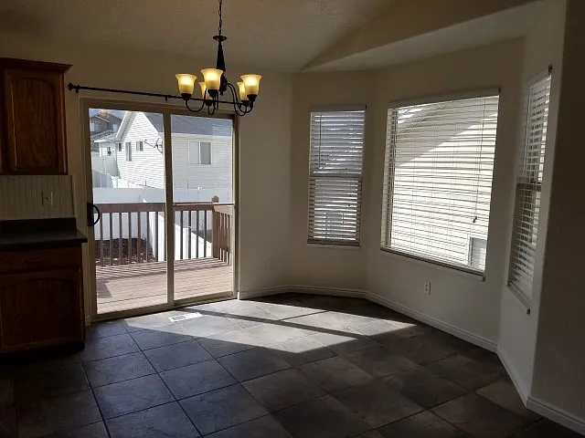 4 bed, 3.0 bath, 1962 sqft, $2,620 — Photo 4
