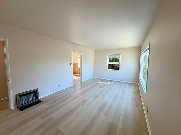 3rd image of 900 Bonita Dr