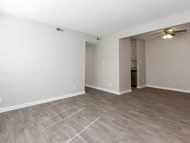 Northwoods Apartments — Photo 12