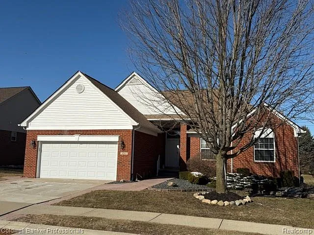 8261 Prestwick Ln photo 1