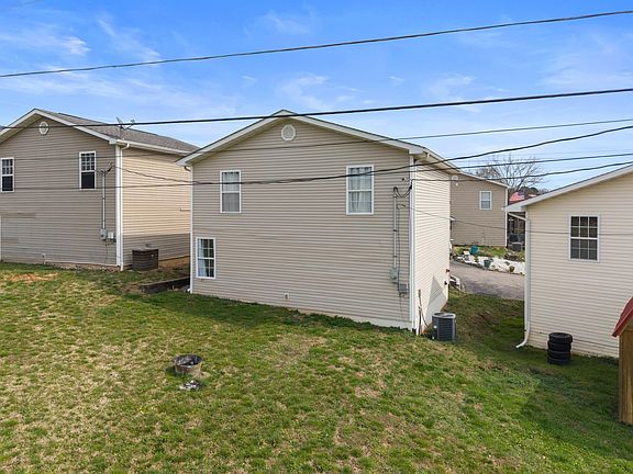 4th image of 196 Roberts Rdg