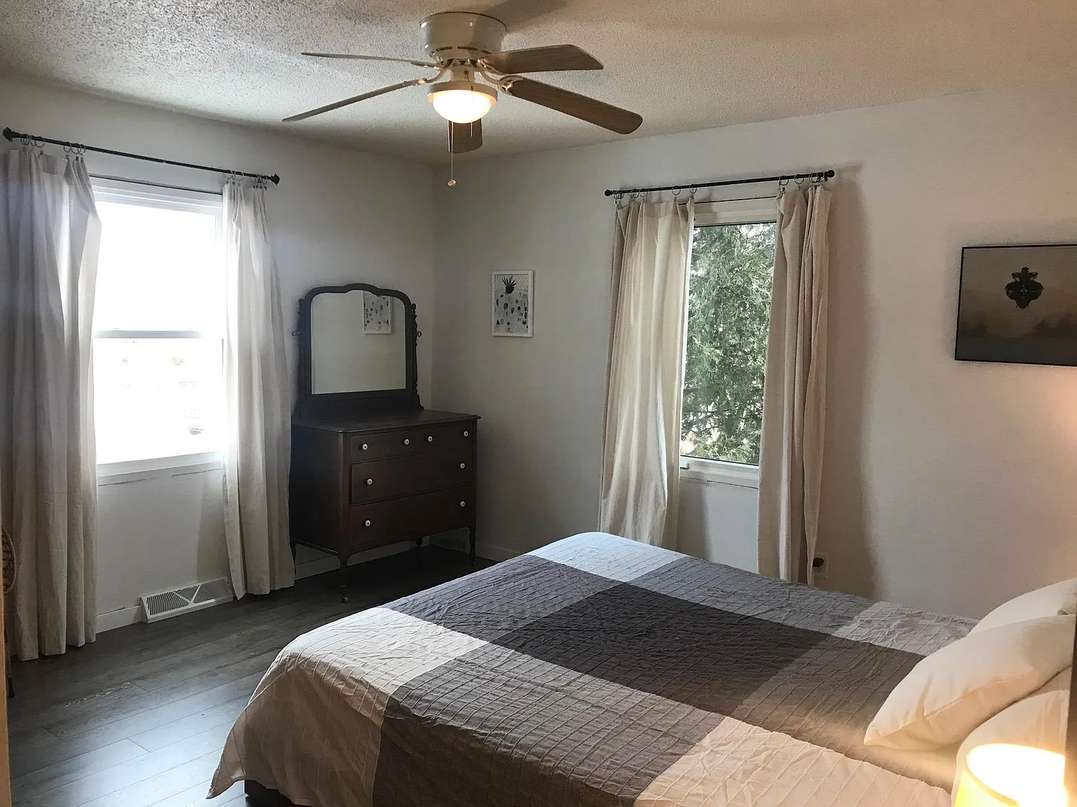 4 bed, 1976 sqft, $1,900 — Photo 3