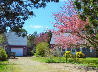 26 Firehouse Ln, Oak Bluffs, MA 02557