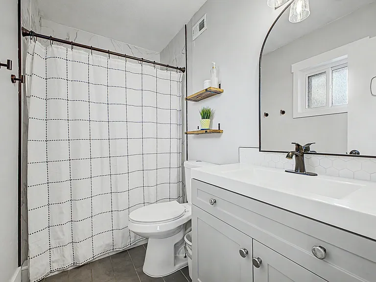 1002 S Longwood Loop — Photo 17