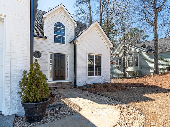 2nd image of 2775 Laurelwood Ln