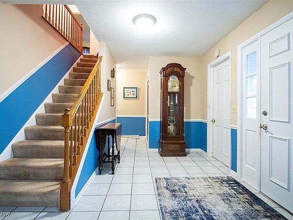 3rd image of 810 Beechwood Dr