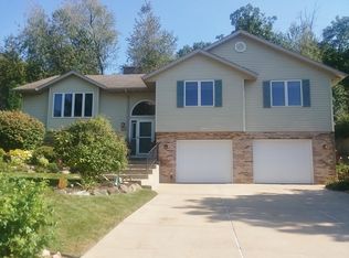 308 Forreston Dr, Cottage Grove, WI 53527
