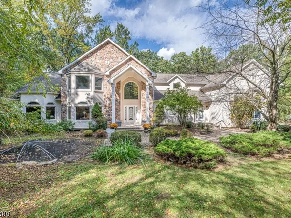 12 Liberty Hills Ct, Washington Twp., NJ 07853