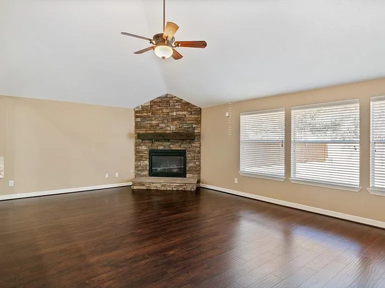 20518 Indian Grove Ln — Photo 9