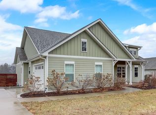 8 Vedder Way, Swannanoa, NC 28778