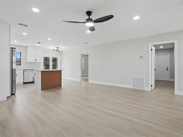 2843 Calico Ct — Photo 7