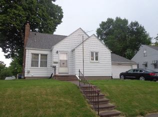 711 Maiden Ln, Muscatine, IA 52761