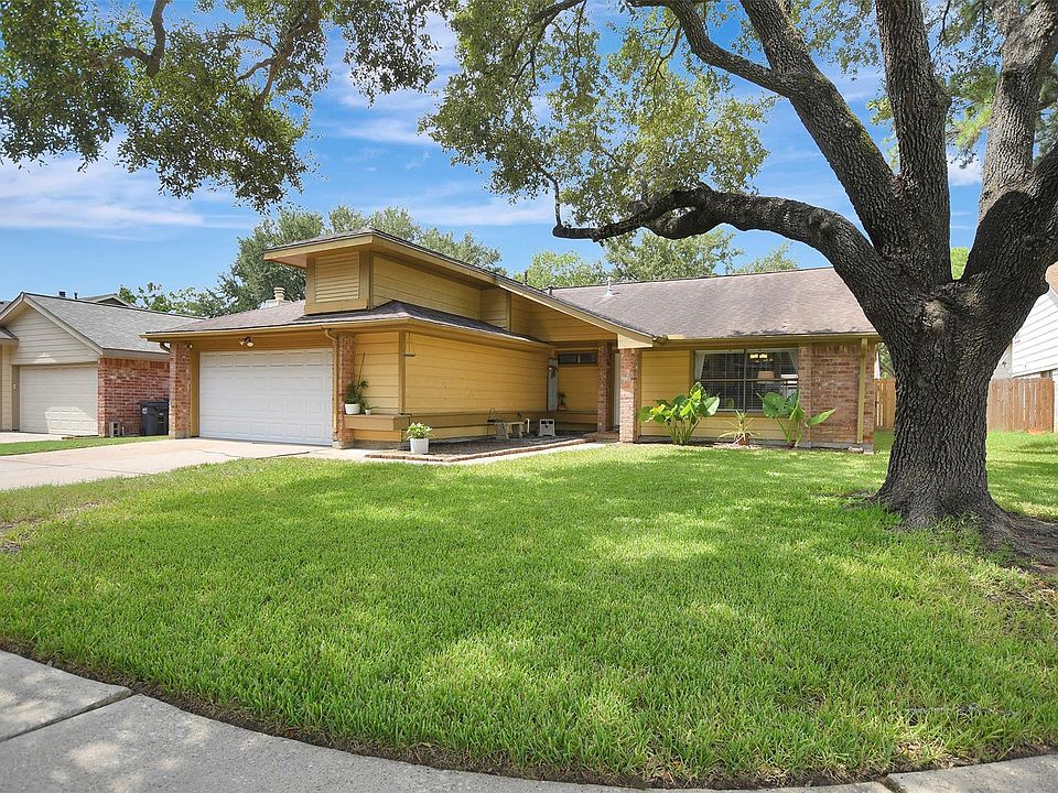 1st image of 18415 Hazycrest Dr