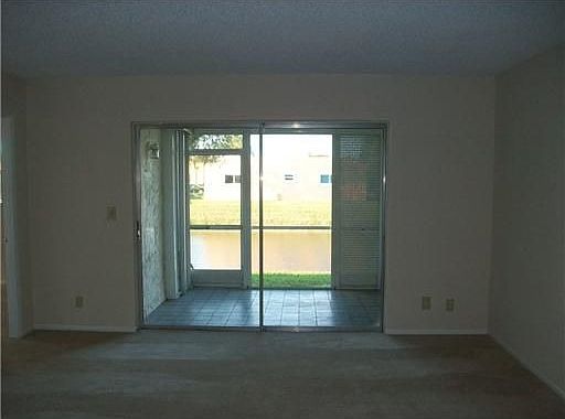 5th image of 411 Lake Evelyn Dr