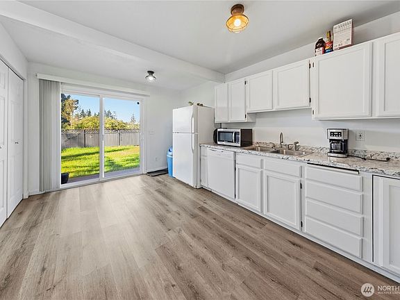 5th image of 6505 Stewart Avenue E