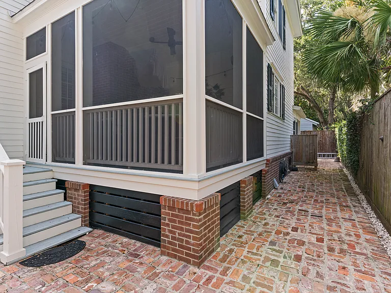 1044 Village Oaks Ln — Photo 20