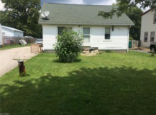 12626 Jackson Dr, Burton, OH 44021