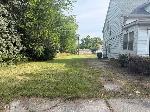 5th image of 1833 Clay Ave