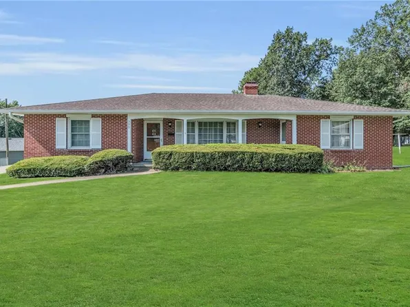 309 W 8th St, Carrollton, MO 64633