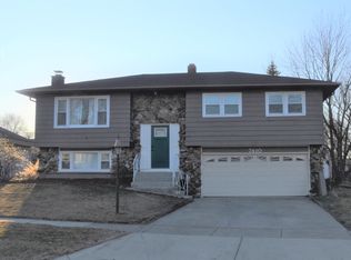 7410 Gladiola Ave, Hanover Park, IL 60133