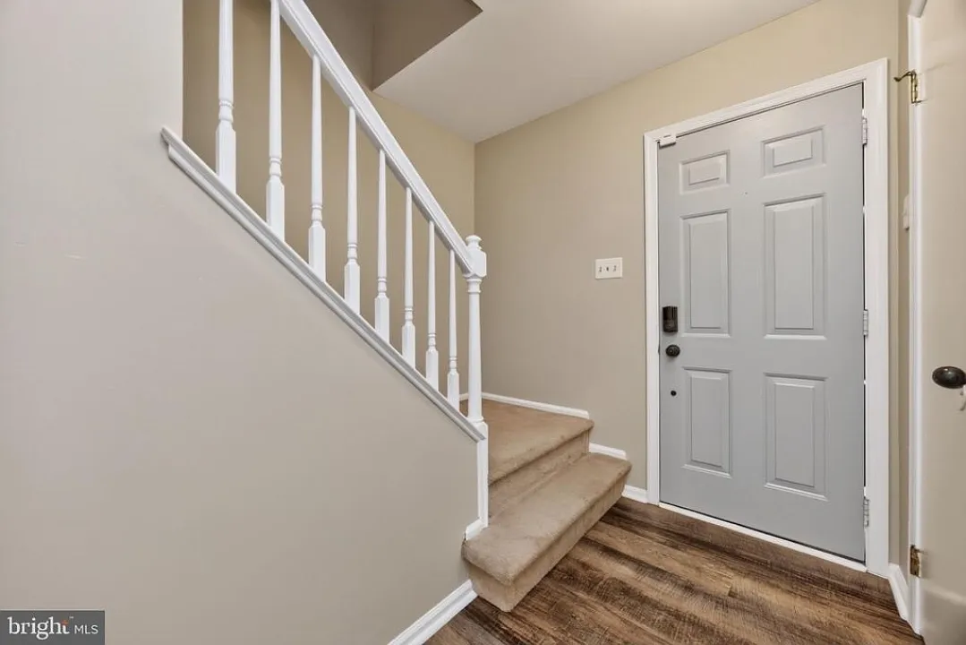 3 bed, 2.5 bath, 1560 sqft, $2,700 — Photo 4