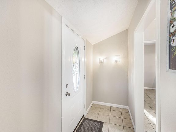 4th image of 2704 S Houston Dr