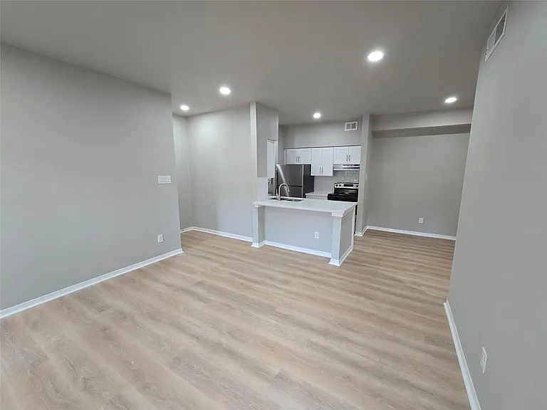1818 Augusta Dr #15 — Photo 13