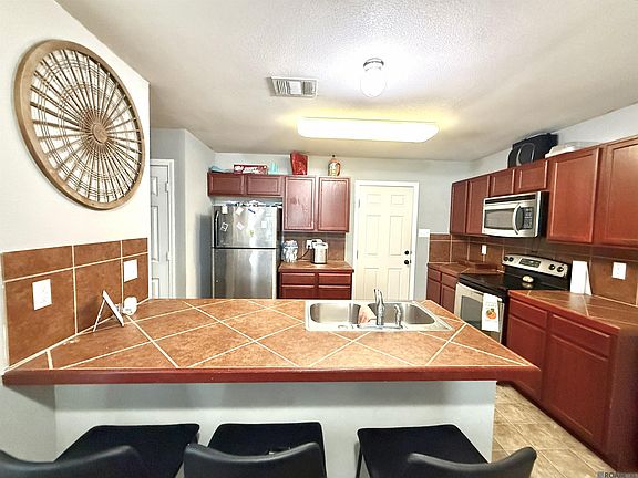 4th image of 48313 Waltrip Ln