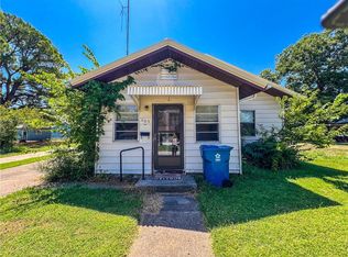 605 W 1st St, Coffeyville, KS 67337