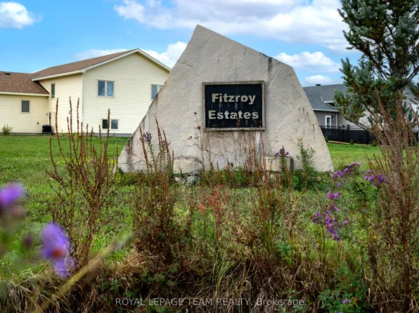 77 Learmonth Ave, Ottawa, ON K0A 1X0