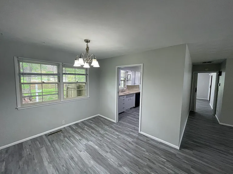 2221 S Virginia Ave — Photo 5
