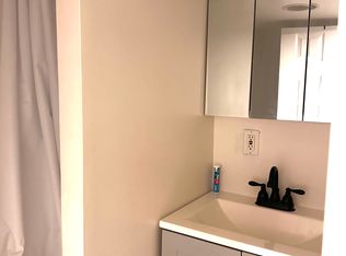 31 Drew St, Valley Stream, NY 11581