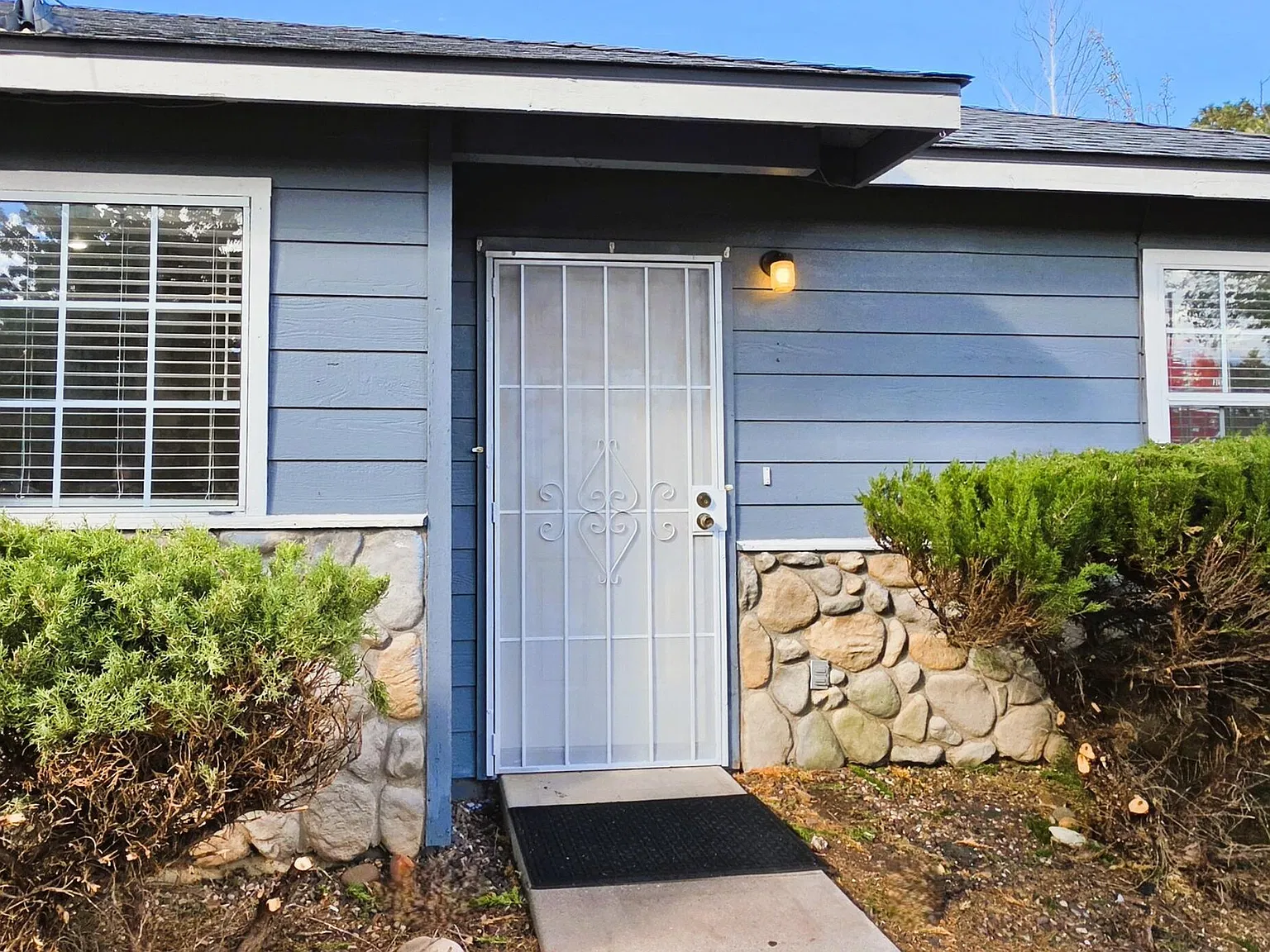 2 bed, 2.0 bath, 948 sqft, $1,600 — Photo 3