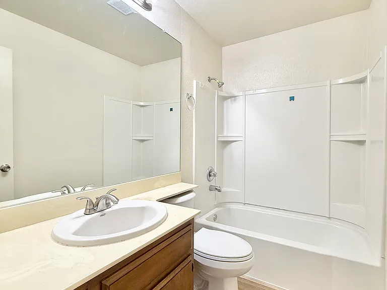 811 Wimbledon Dr — Photo 6
