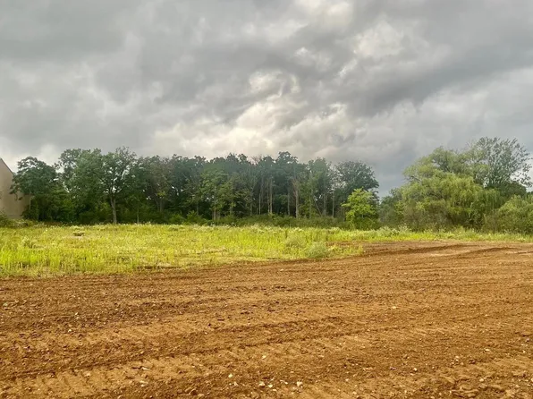 1727 Crescent Lake Rd, Waterford, MI 48327