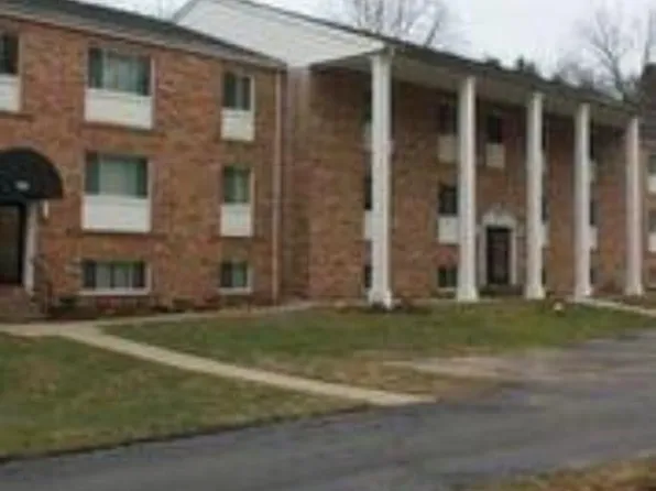 100 Everhard - Short-term rentals available