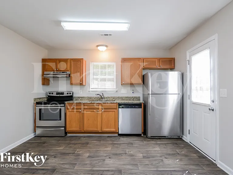 8723 Sharonbrook Dr — Photo 6