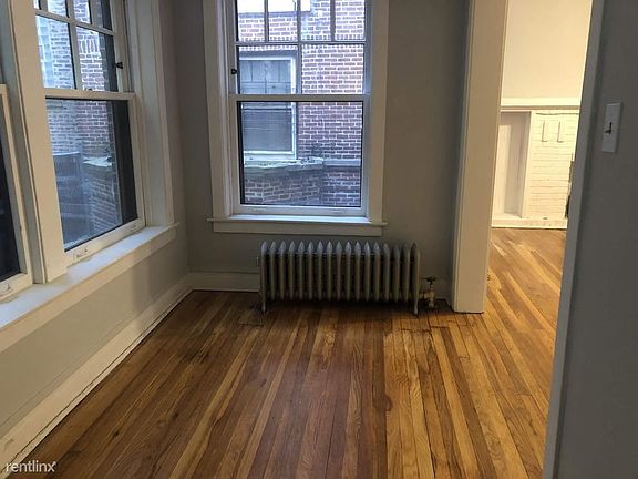 4th image of 4738 N Beacon St APT 1E