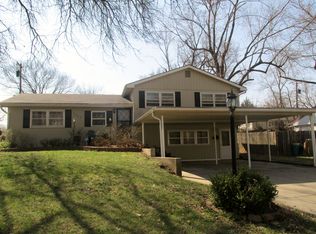 2523 Belle Crest Dr, Lawrence, KS 66046