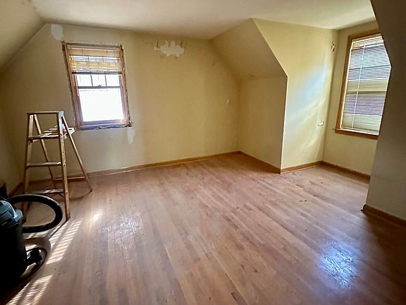 5th image of 215 N Main St