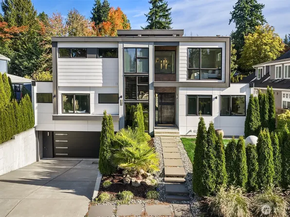 3108 92nd Avenue NE, Clyde Hill, WA 98004