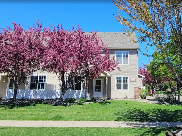 9239 Holly Ln N, Maple Grove, MN 55311
