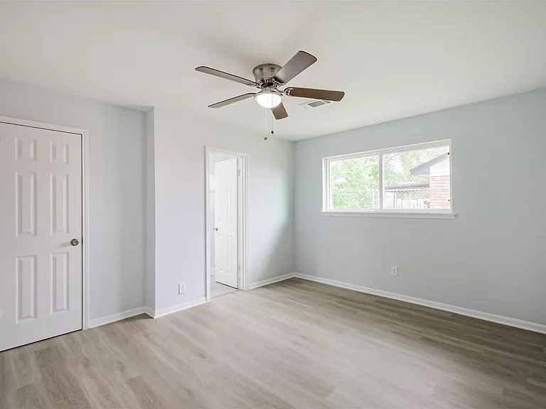 4314 Woodmont Dr — Photo 11