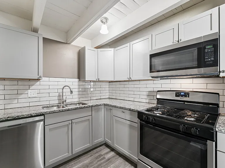 4842 Locust Ave — Photo 9