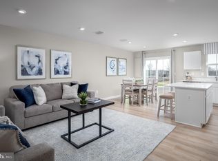 27 Dripping Spring Dr, Hedgesville, WV 25427