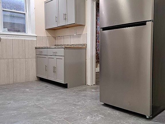 4th image of 103 Newburgh Ave
