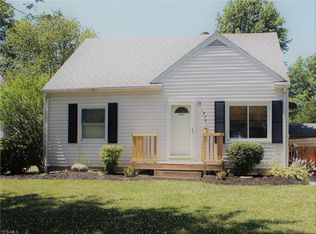 970 Warwick Dr, Sheffield Lake, OH 44054