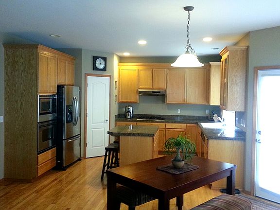 Kitchen/Eating Area