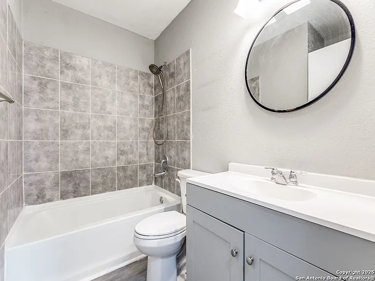 5830 Castle Yard — Photo 21