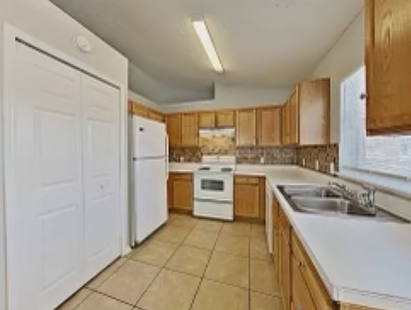 2nd image of 347 Anchovie Ct
